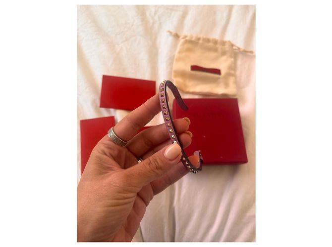 Bracciale Rockstud Valentino Garavani in pelle rosa - vista 2