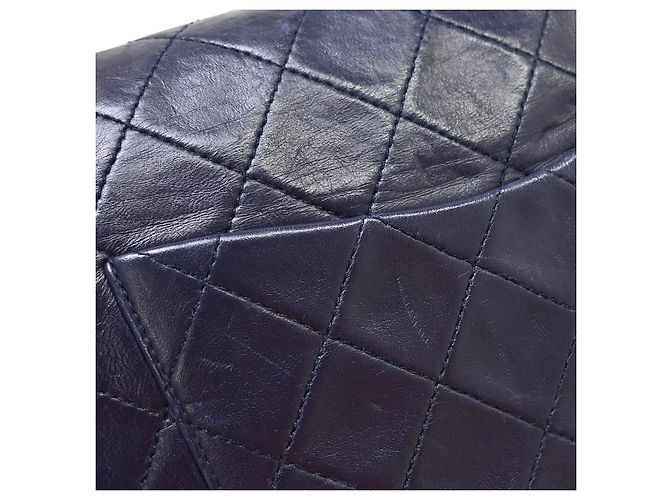 Chanel Vintage Classic Double Flap Quilted Lambskin Medium Bleu Marine - vue 5