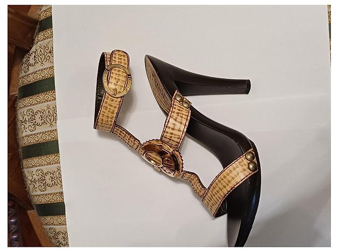 Sandali Fendi in pelle beige e marrone con tacco - vista 3