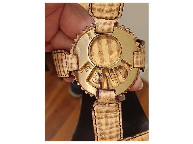 Sandali Fendi in pelle beige e marrone con tacco - vista 5
