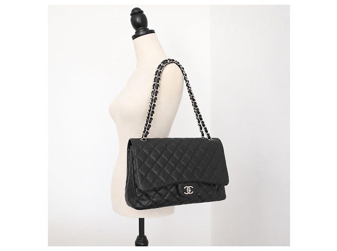 Timeless Bolsa Chanel Classic Flap Maxi Couro Caviar Preto - vista 11