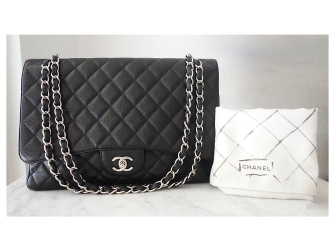 Timeless Bolsa Chanel Classic Flap Maxi Couro Caviar Preto - vista 4