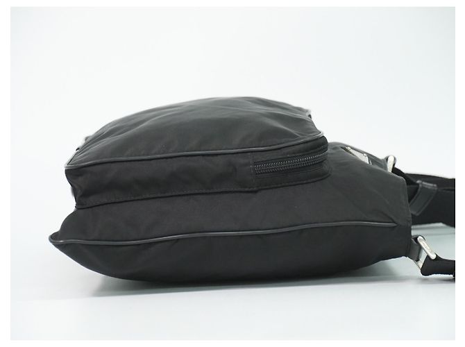 Prada Sac Messenger Medium en Tessuto Matelassé avec Poche Avant Noir - vue 3