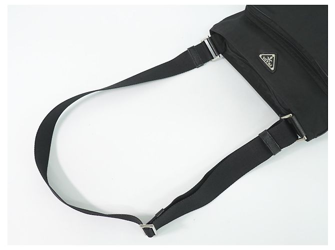Prada Sac Messenger Medium en Tessuto Matelassé avec Poche Avant Noir - vue 5