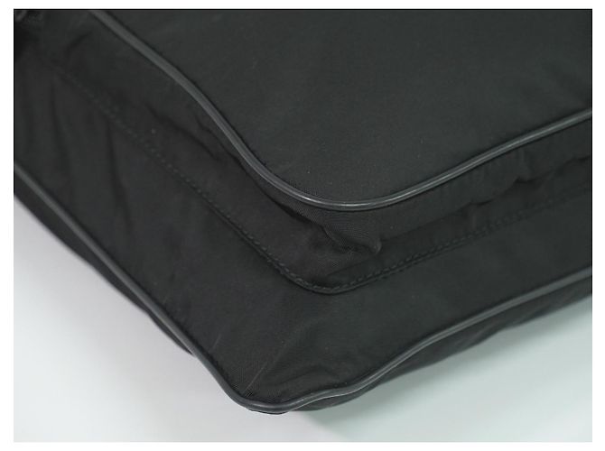 Prada Sac Messenger Medium en Tessuto Matelassé avec Poche Avant Noir - vue 7