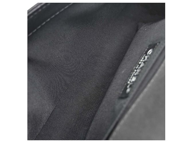 Chanel Paris-Dallas Compartment Boy Flap en veau matelassé avec ornements métalliques New Medium Noir - vue 3