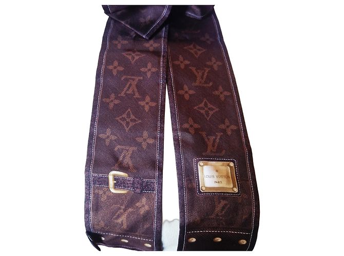 Foulard Louis Vuitton Monogram Marrón Castaño - vista 2