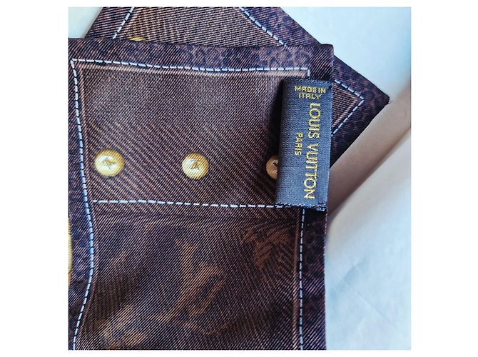 Foulard Louis Vuitton Monogram Marrón Castaño - vista 5