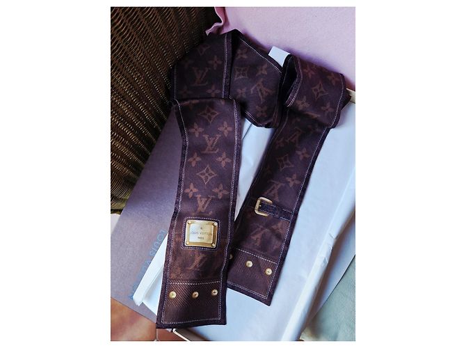 Foulard Louis Vuitton Monogram Marrón Castaño - vista 7