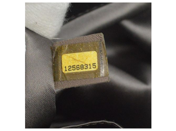 Chanel Hidden Chain Wrinkled Lambskin Large Schwarz - Ansicht 5