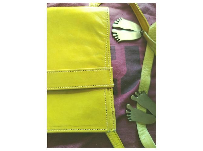 Charles Jourdan BORSA in bellissimo CUOIO giallo e Sottile Tracolla CON una CINTURA Sottile e lunga piccoli piedini in ottone dorato - vista 10