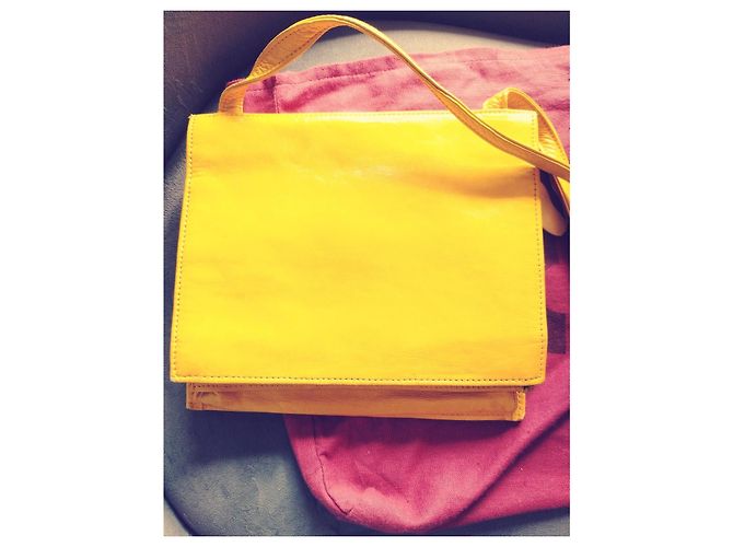 Charles Jourdan BORSA in bellissimo CUOIO giallo e Sottile Tracolla CON una CINTURA Sottile e lunga piccoli piedini in ottone dorato - vista 7