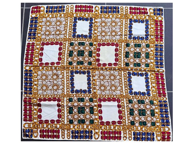 Chanel Lenço de seda estampado Rosa Branco Azul Verde Gold hardware - vista 3