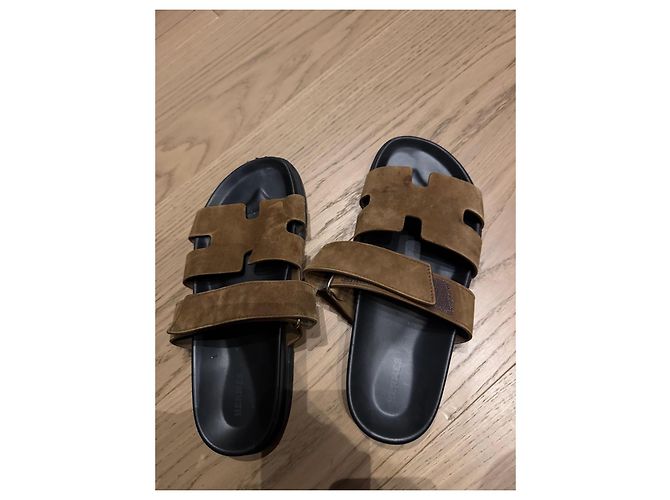 Sandali Hermès Chypre in Camoscio Marrone - vista 6