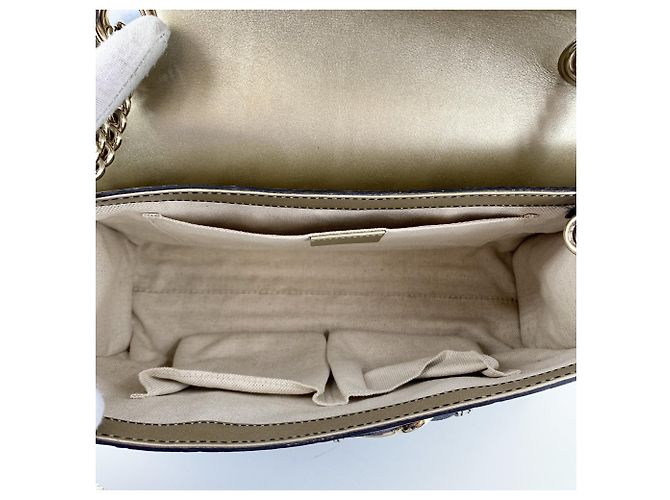 Gucci Bolsa de Ombro Emily em Couro Microssima Tom Dourado com Corrente - vista 4