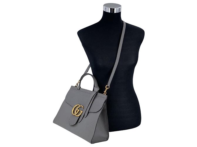Gucci Borsa a tracolla e a mano 2 vie Marmont con patta in pelle grigia Grigio - vista 2