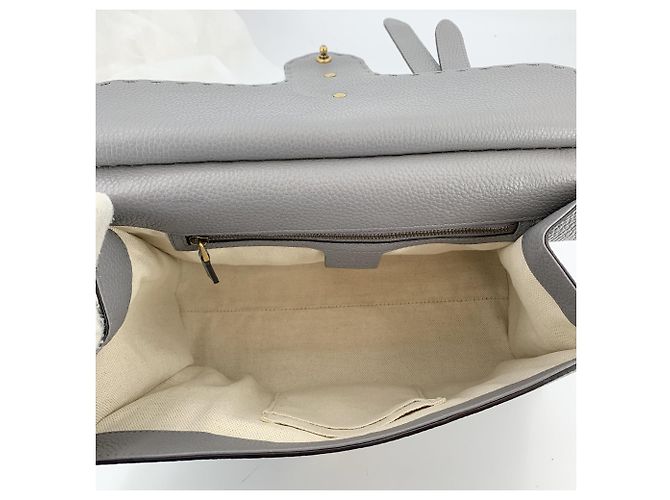 Gucci Borsa a tracolla e a mano 2 vie Marmont con patta in pelle grigia Grigio - vista 5
