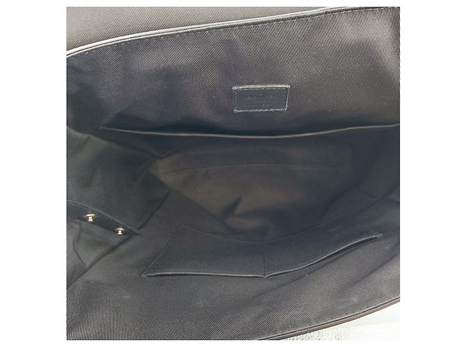 Louis Vuitton Fastline Aerogram Rucksack und Schultertasche aus schwarzem Leder - Ansicht 5