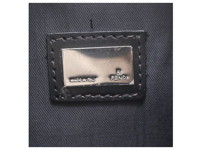 Borsa a tracolla Fendi Zucchino in pelle Nero - vista 8