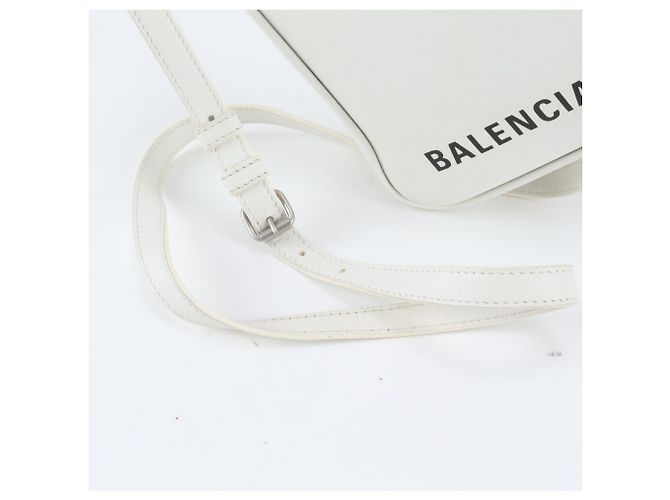 Everyday Borsa a tracolla in pelle Triangle Duffle Balenciaga Bianco - vista 3
