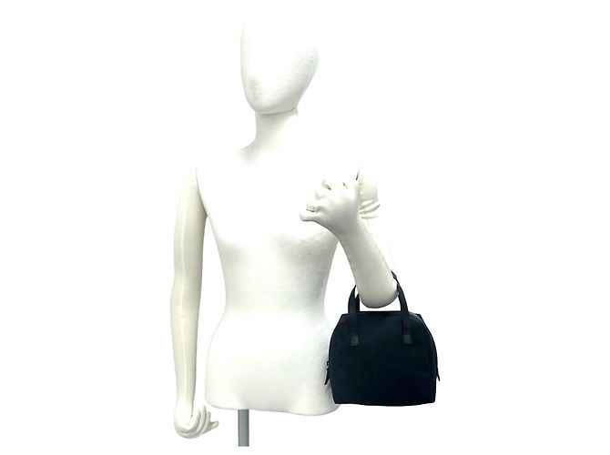 Sac à main Gucci en cuir et toile GG Pattern Noir - vue 2