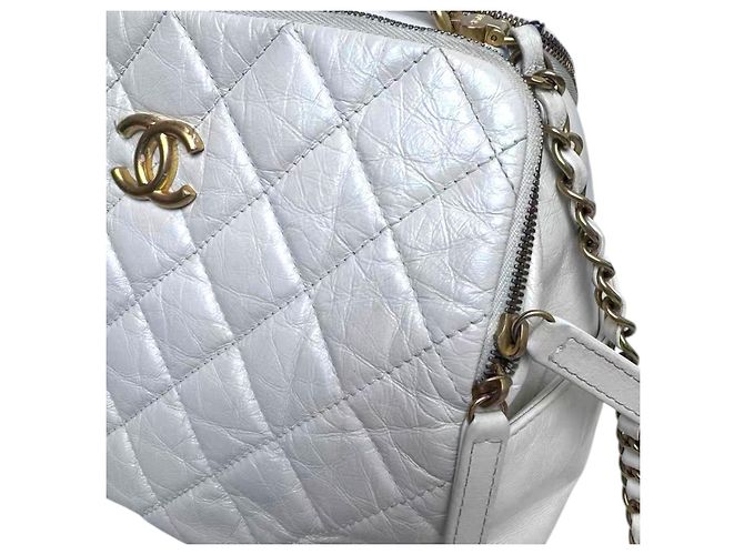 Bolsa Bowling Chanel em couro de bezerro envelhecido branco - vista 14