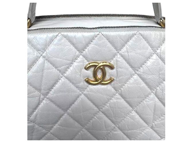 Bolsa Bowling Chanel em couro de bezerro envelhecido branco - vista 15