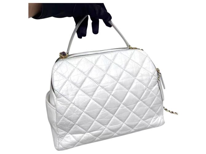 Bolsa Bowling Chanel em couro de bezerro envelhecido branco - vista 9