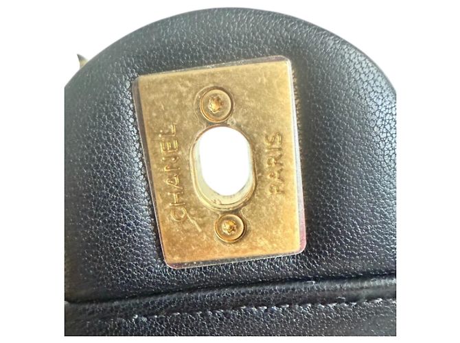 Timeless Chanel gesteppte Ziegenleder-Klapptasche mit Perlenkette Schwarz - Ansicht 8