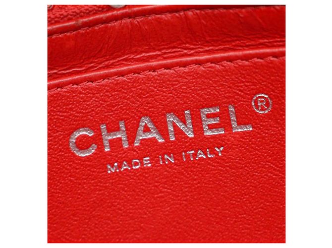 Bolso Chanel Classic Flap de charol rojo chevron Roja - vista 10