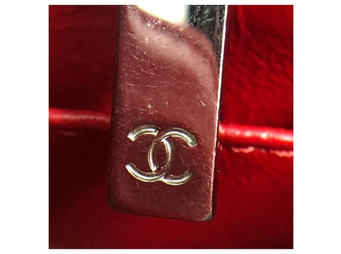Bolso Chanel Classic Flap de charol rojo chevron Roja - vista 14