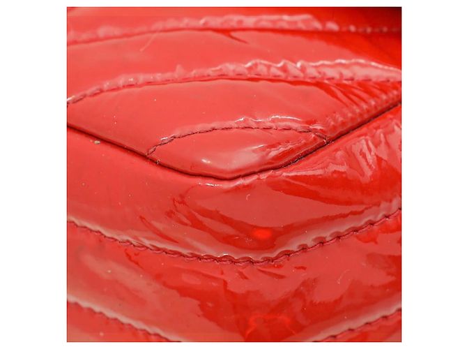 Bolso Chanel Classic Flap de charol rojo chevron Roja - vista 6