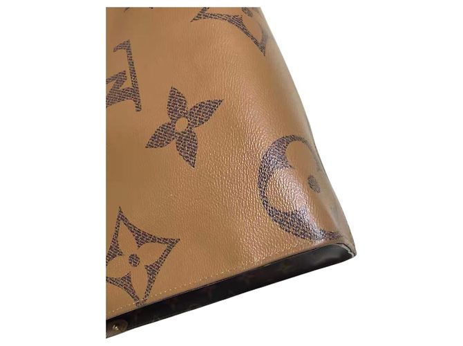 Bolsa Louis Vuitton OnTheGo MM Marrom Monograma - vista 11