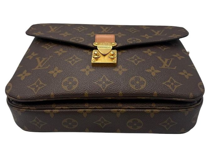 Bolsa Louis Vuitton Monogram Pochette Metis 2020 Marrom - vista 13