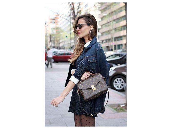 Bolsa Louis Vuitton Monogram Pochette Metis 2020 Marrom - vista 4