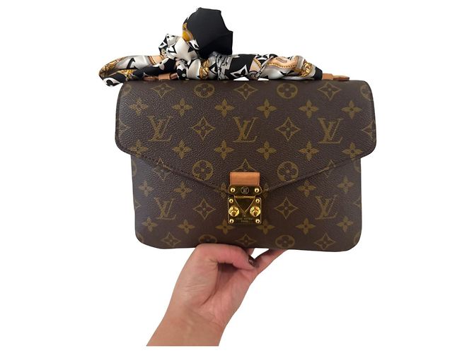Bolsa Louis Vuitton Monogram Pochette Metis 2020 Marrom - vista 6