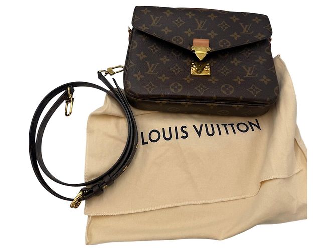 Bolsa Louis Vuitton Monogram Pochette Metis 2020 Marrom - vista 7