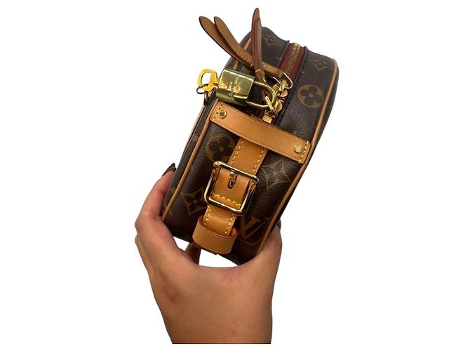 Borsa Louis Vuitton Boite Chapeau 2021 chip NFC Marrone Monogramma - vista 13