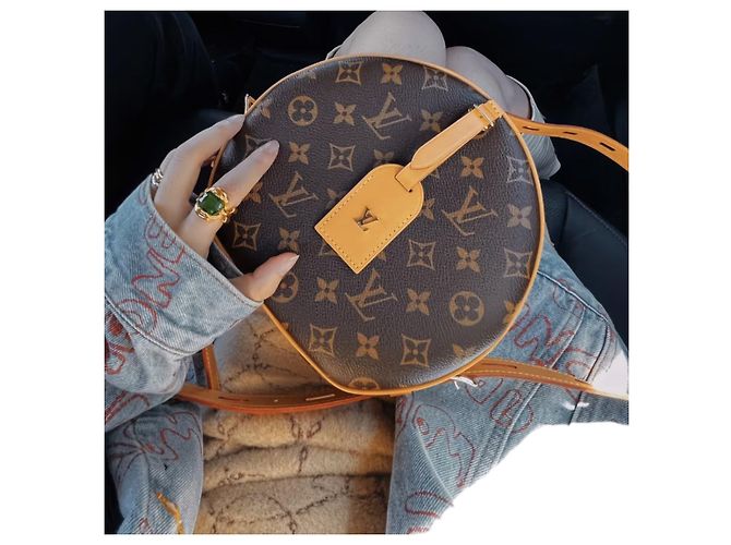 Borsa Louis Vuitton Boite Chapeau 2021 chip NFC Marrone Monogramma - vista 3