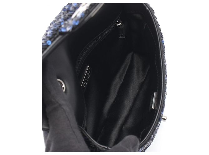Borsa a tracolla Chanel Mini Matelassé 20 Nero Blu - vista 3