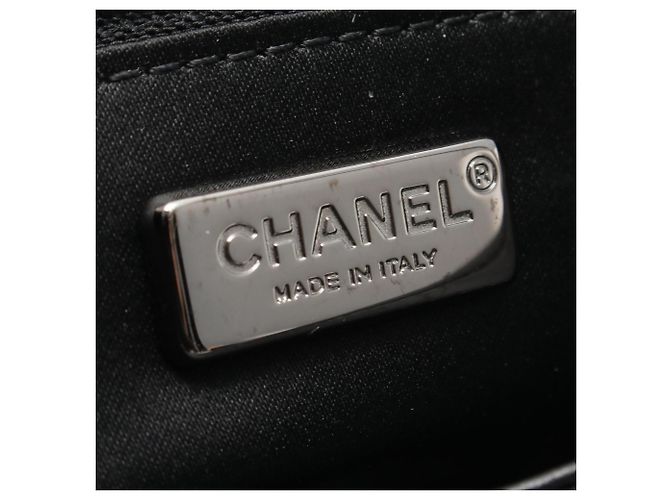 Borsa a tracolla Chanel Mini Matelassé 20 Nero Blu - vista 4