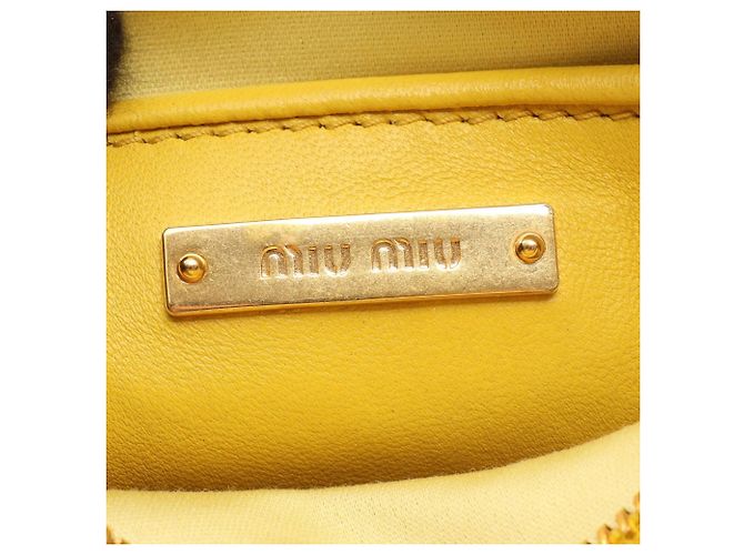Bolsa de Ombro Miu Miu em Couro Matelassé Amarelo - vista 5