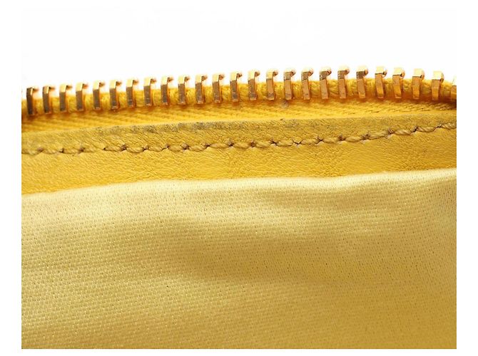 Bolsa de Ombro Miu Miu em Couro Matelassé Amarelo - vista 6