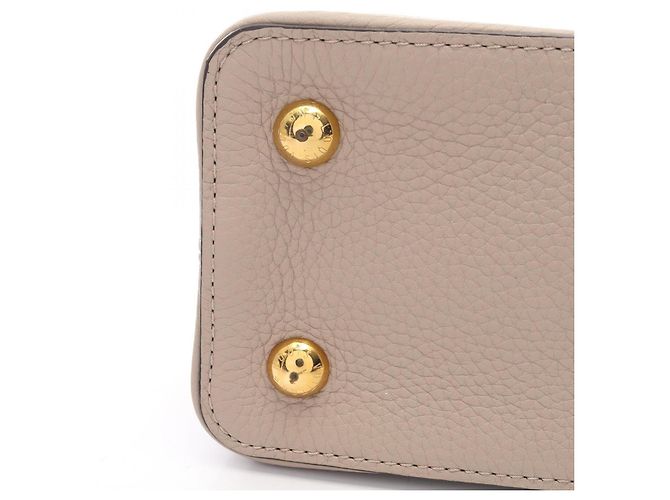 Bolsa Louis Vuitton Capucines PM Parnasséa Bege - vista 7