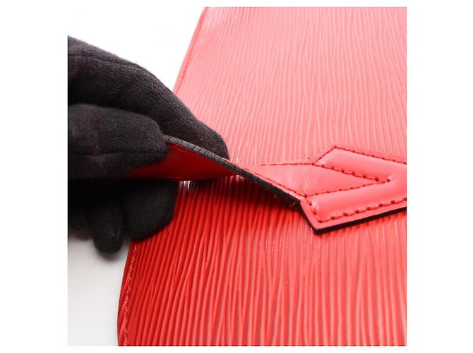 Bolsa de Ombro Louis Vuitton Lussac em Couro Epi Vermelho - vista 10