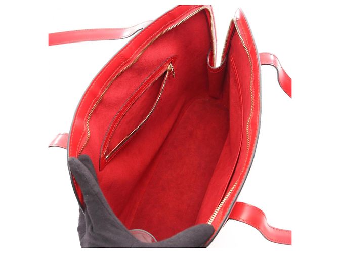 Bolsa de Ombro Louis Vuitton Lussac em Couro Epi Vermelho - vista 3