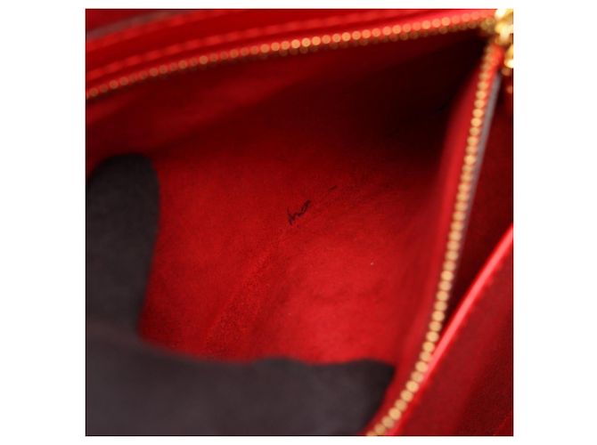 Bolsa de Ombro Louis Vuitton Lussac em Couro Epi Vermelho - vista 6