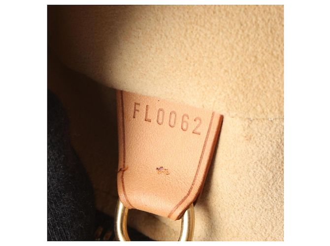 Bolsa de Ombro Louis Vuitton Cite GM Monogram Marrom - vista 5