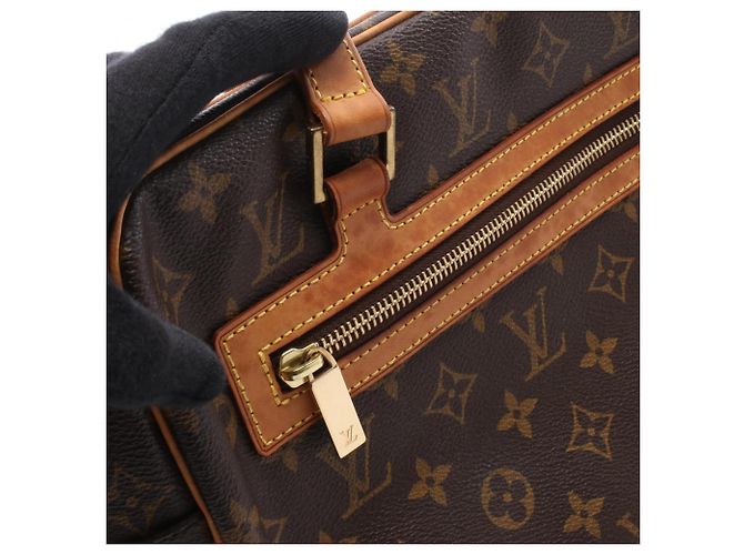 Bolsa de Ombro Louis Vuitton Cite GM Monogram Marrom - vista 8