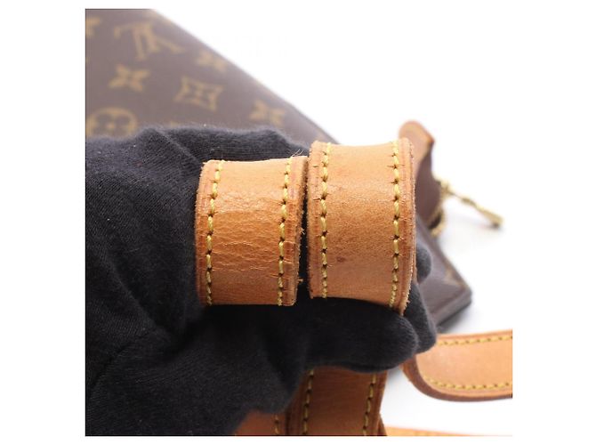 Bolsa de Ombro Louis Vuitton Babylon Monogram Marrom - vista 9